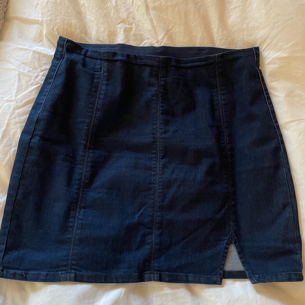 Free People stretchy Jean mini skirt, size medium